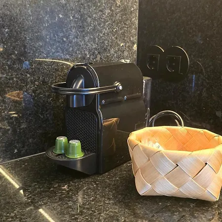 Pink Lux アパート ポルト