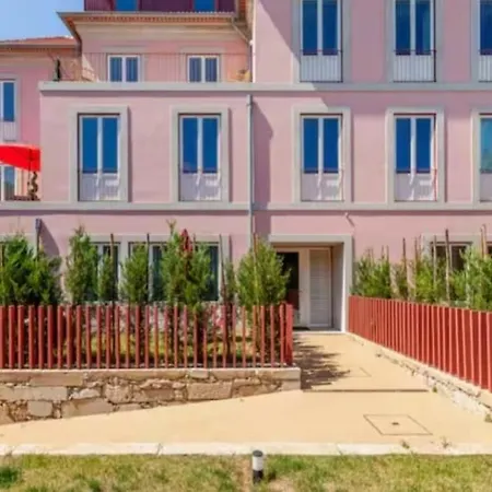 Pink Lux Lejlighed *